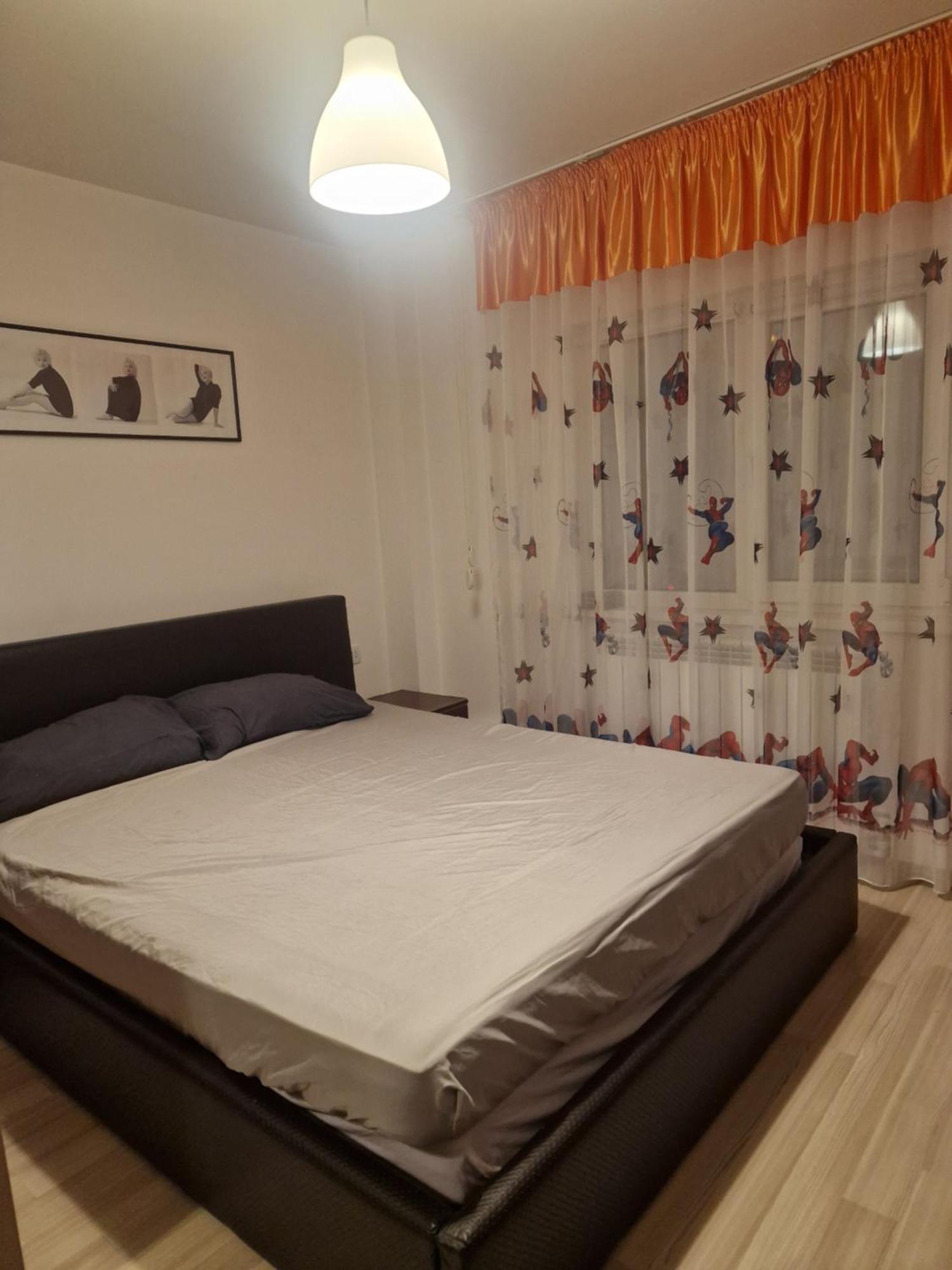 2 Bedrooms Apartment. Galaţi Extérieur photo