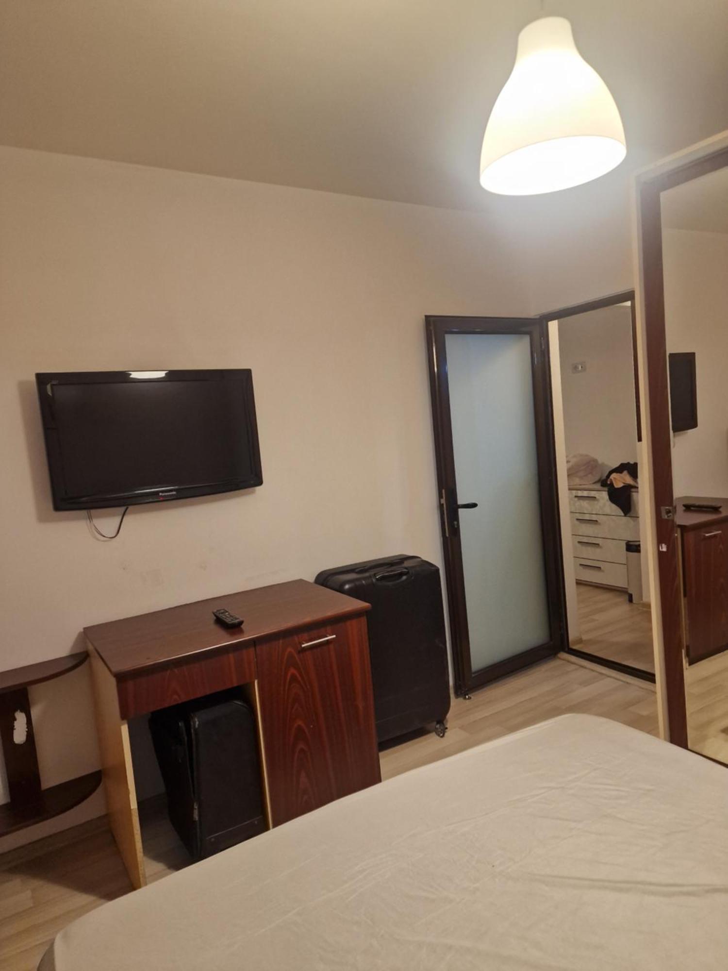 2 Bedrooms Apartment. Galaţi Extérieur photo